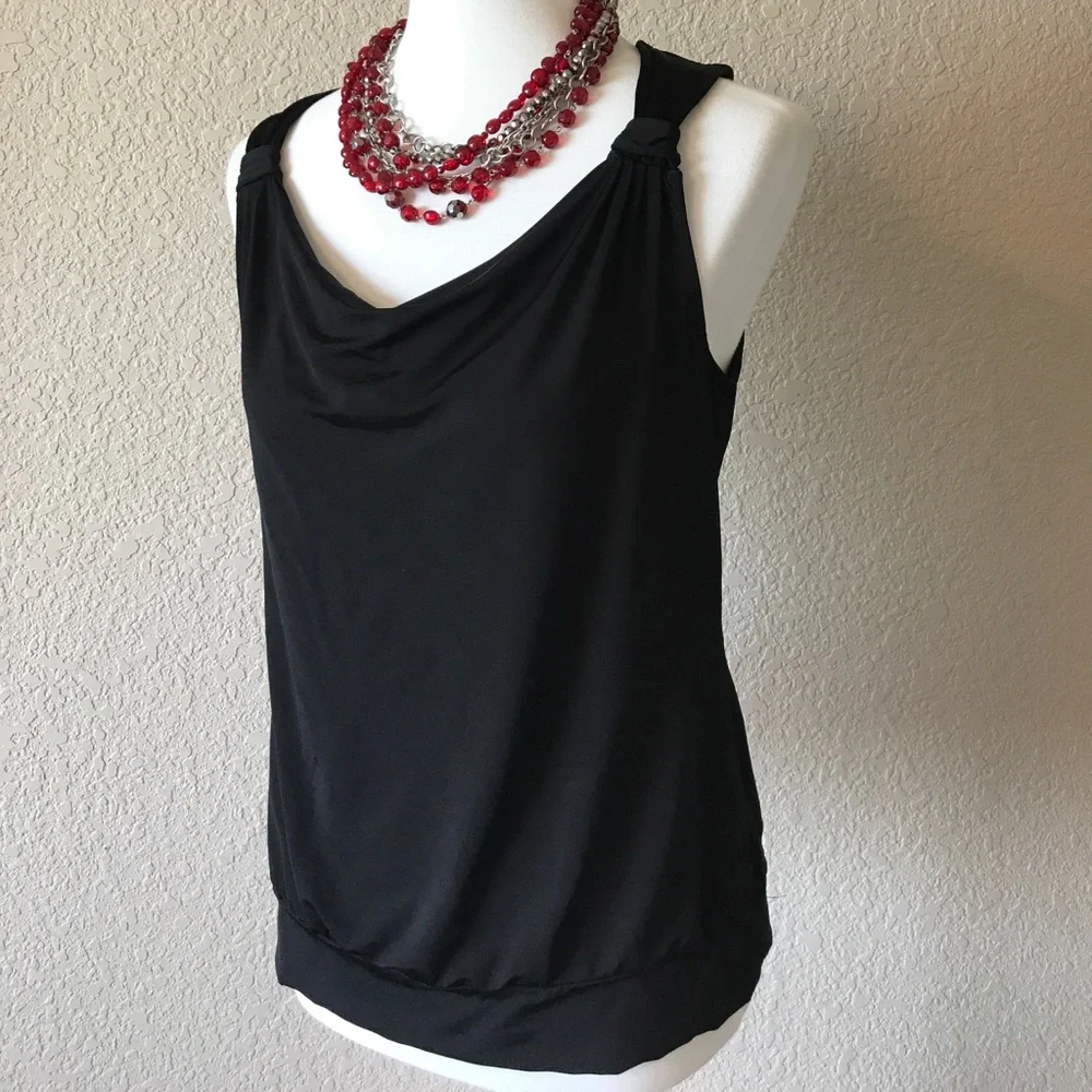 WHBM Top Detailed Shoulder - Picture 2 of 8